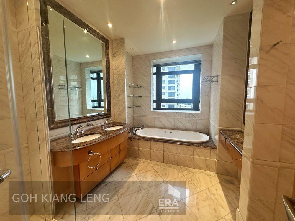 Condominium for Rent: 