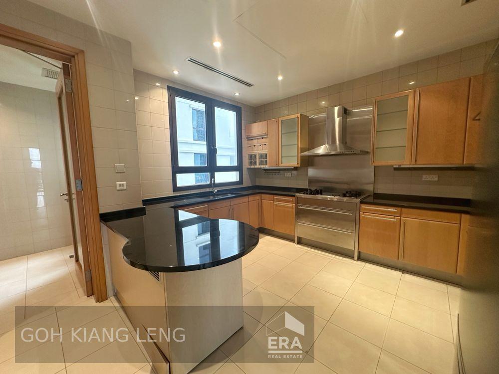 Condominium for Rent: 