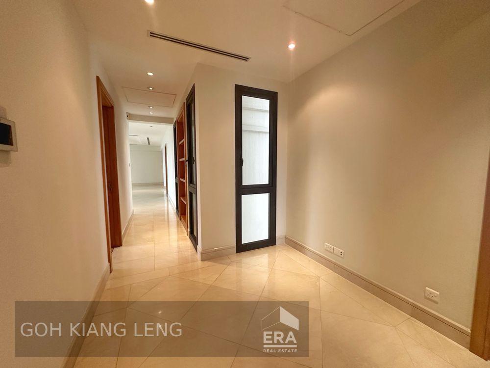 Condominium for Rent: 