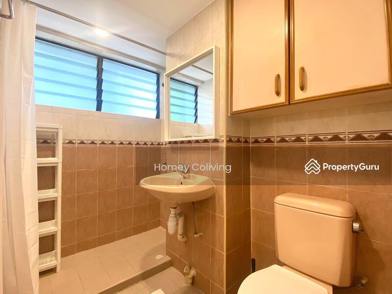 Condominium for Rent, Pine Grove, SGD 1,300 | 99-year lease