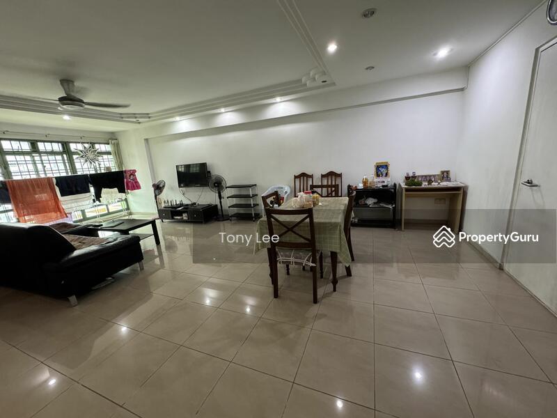 Prop-GPT: HDB Flat: D25  685B Woodlands Drive 73