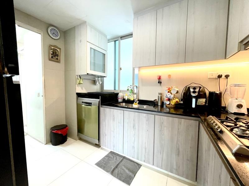 Condominium for Rent, THE METROPOLITAN CONDOMINIUM Condominium For Rent, $8,500, 3 Bed 3 Bath 1,399 sqft $6.08 psf, SGD 8,500
