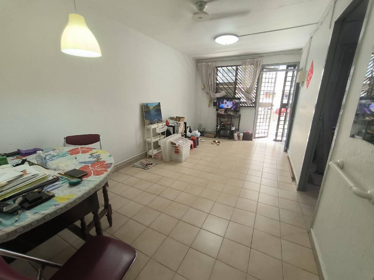 HDB Apartment for Rent, 82 Commonwealth Close HDB Apartment For Rent, $3,000, 2 Bed 2 Bath 646 sqft $4.64 psf, SGD 3,000 | 99-year Leasehold
