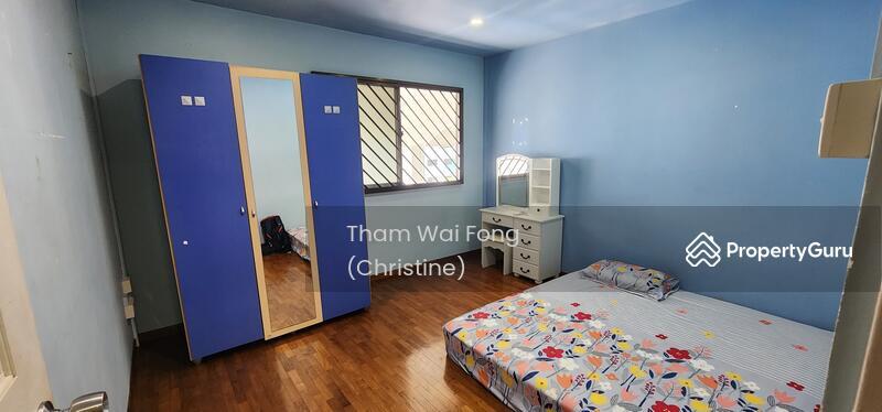 Prop-GPT: HDB Flat: D18 Pasir Ris 111 Pasir Ris Street 11