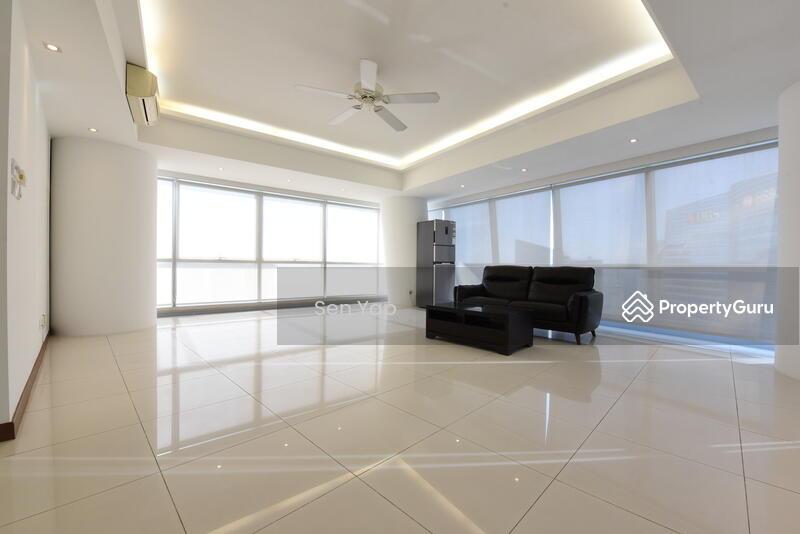 Prop-GPT: Condominium: D01 Marina Condo with breathtaking views of Marina Bay @ The Sail Marina