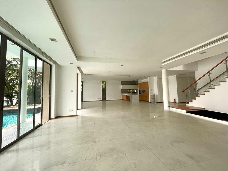 Prop-GPT: Detached: D04  PARADISE ISLAND