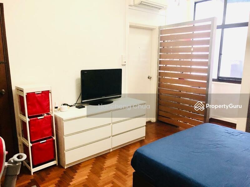 Prop-GPT: Condominium: D09  Lloyd Court