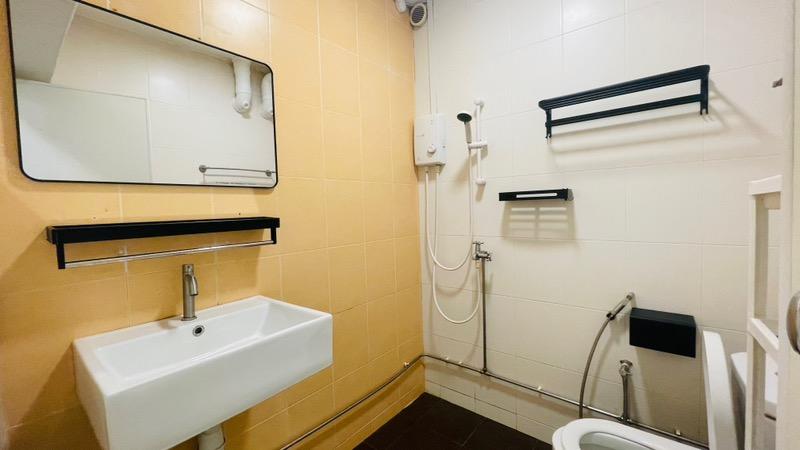 Apartment for Rent, People's Park Complex Apartment Room Rental, $2,400, 1 Bed 1 Bath 300 sqft $8.00 psf, SGD 2,400