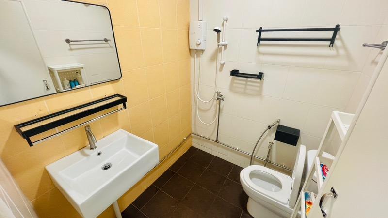 Apartment for Rent, People's Park Complex Apartment Room Rental, $2,400, 1 Bed 1 Bath 300 sqft $8.00 psf, SGD 2,400
