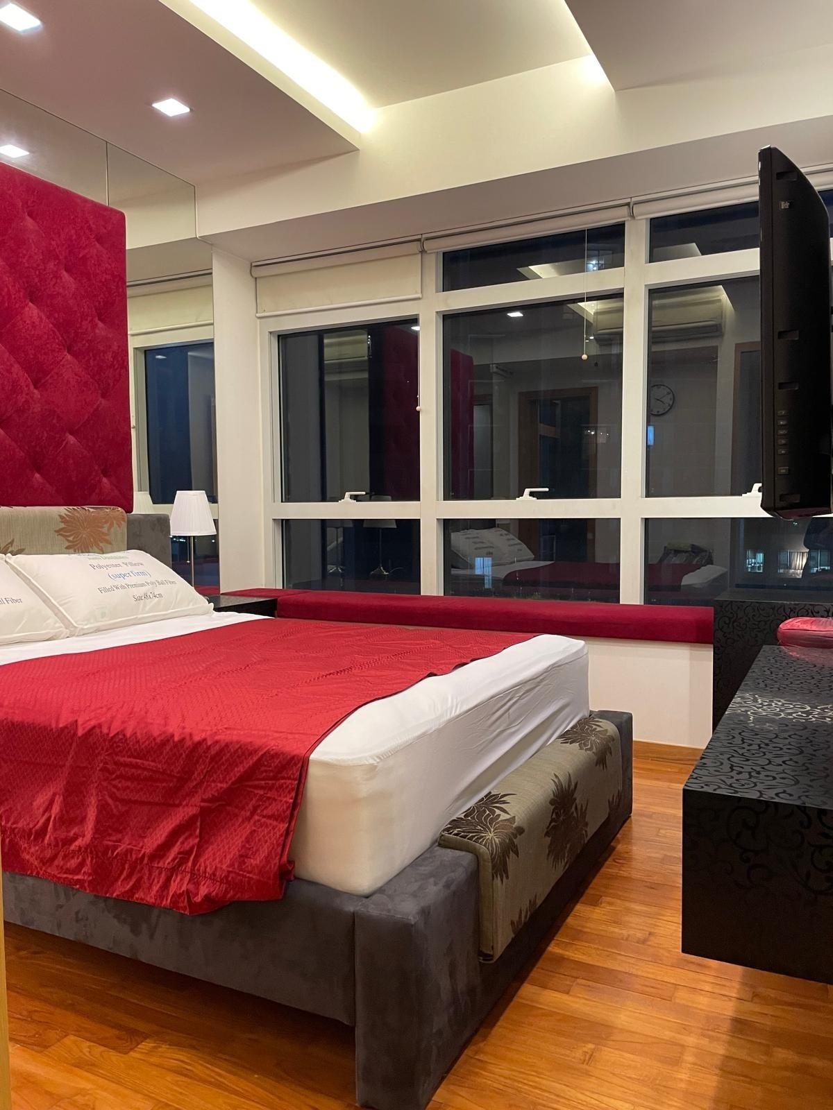 Apartment for Rent, Icon Apartment For Rent, $5,000, 1 Bed 2 Bath 786 sqft $6.36 psf, SGD 5,000 | 99-year Leasehold