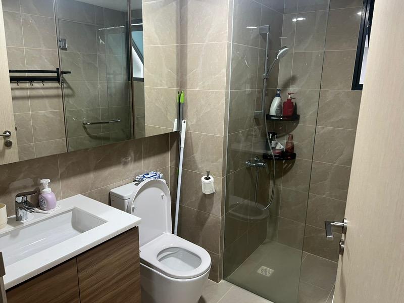 Condominium for Rent, Treasure at Tampines Condominium Room Rental, $1,580, 1 Bed 2 Bath 160 sqft $9.88 psf, SGD 1,580 | 99-year Leasehold