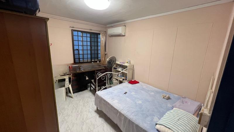 Prop-GPT: HDB Apartment: D22 Boon Lay 717 Jurong West Street 71