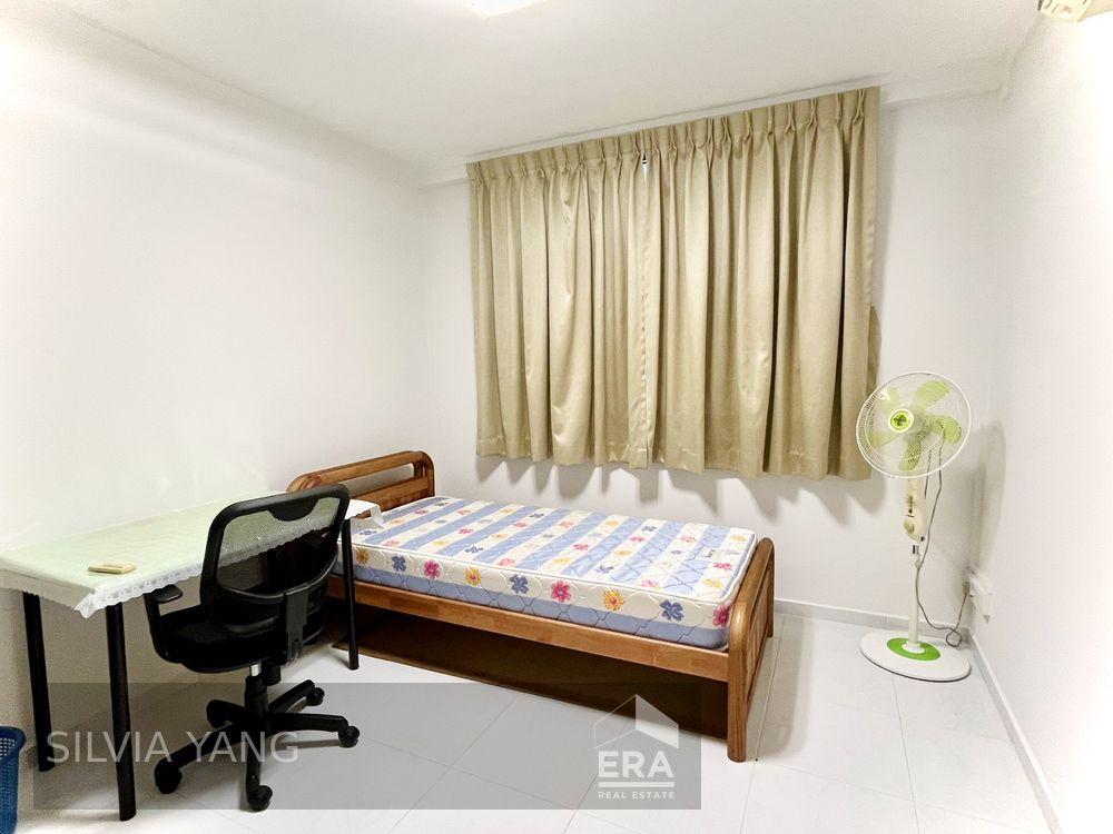 Prop-GPT: HDB - 1 room:   Bukit Batok Street 34 349 Bukit Batok Street 34 For Rent