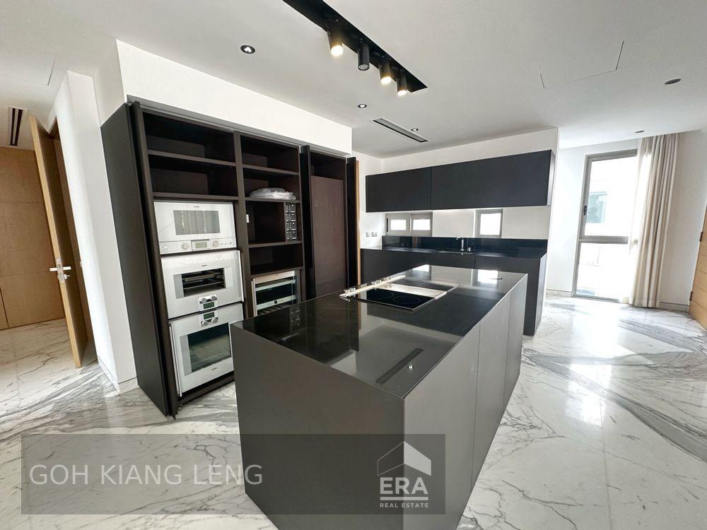 Condominium for Rent: 