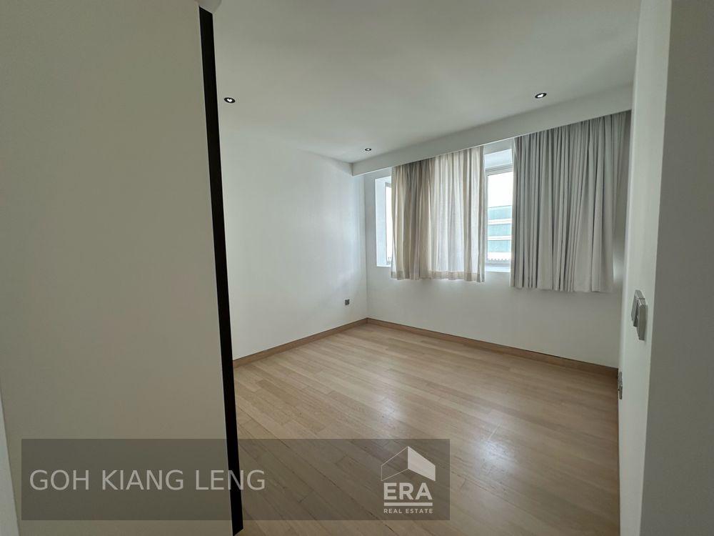 Condominium for Rent: 