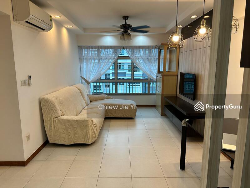 Prop-GPT: HDB Flat: D19 Punggol 303C Punggol Central