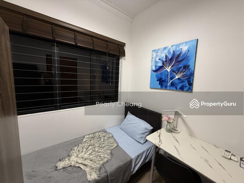 Prop-GPT: Condominium: D05  Heritage View