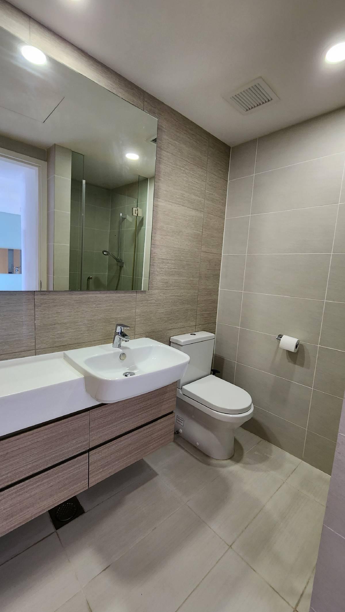 Condominium for Rent, The Lakefront Residences Condominium For Rent, $6,500, 3 Bed 3 Bath 2,089 sqft $3.11 psf, SGD 6,500 | 99-year Leasehold