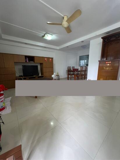 Prop-GPT: HDB Apartment: D20  125 Bishan Street 12