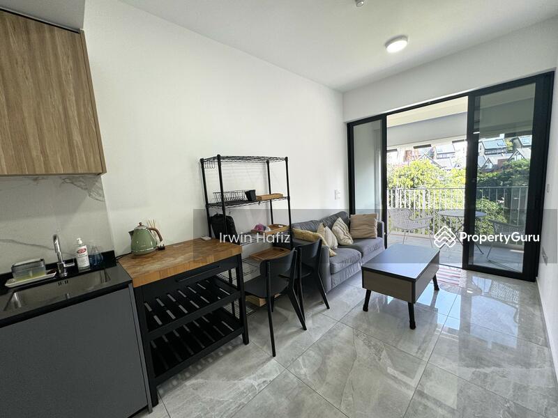 Prop-GPT: Condominium: D05  The Verandah Residences