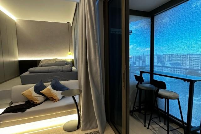 The Tre Ver Condominium For Rent, $3,999, 2 Bed 1 Bath 614 sqft $6.51 psf
