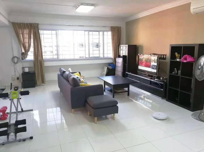 Prop-GPT: HDB Apartment: D18  333 Tampines Street 32