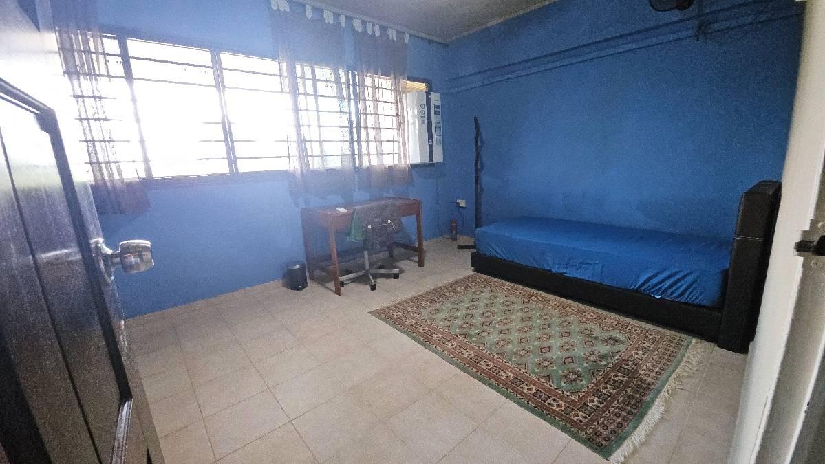 Prop-GPT: HDB Apartment: D16  717 Bedok Reservoir Road