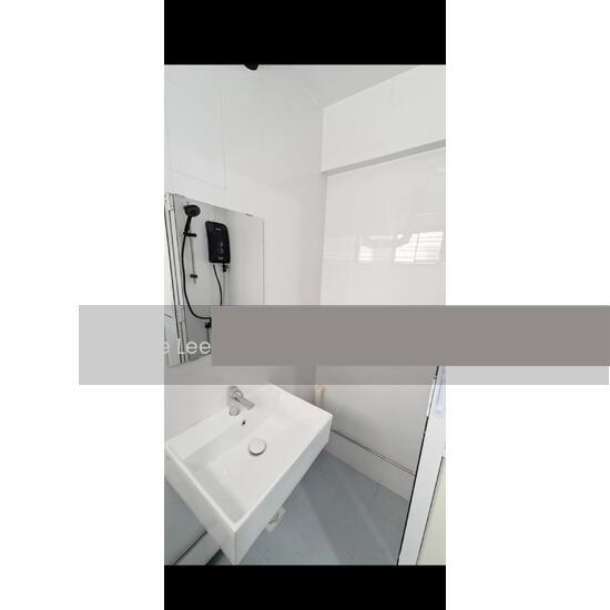 HDB Apartment for Rent, 324 Bukit Batok Street 33 HDB Apartment Room Rental, $1,200, 1 Bed 1 Bath 689 sqft $1.74 psf, SGD 1,200 | 99-year Leasehold