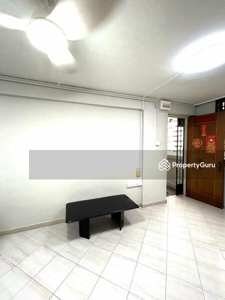 Prop-GPT: HDB Flat: D19  619 Hougang Avenue 8