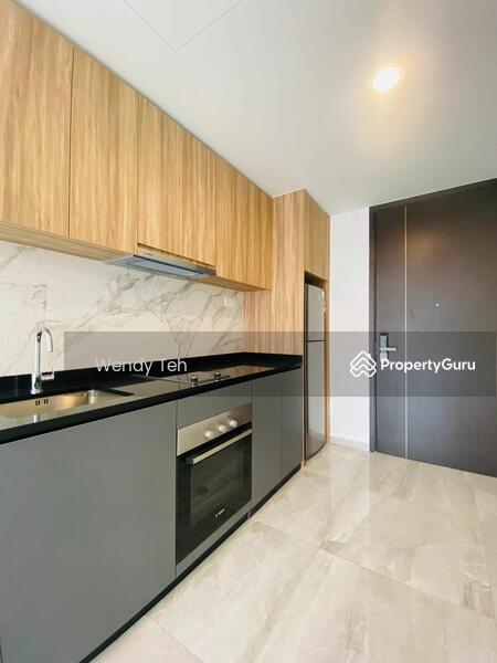 Prop-GPT: Condominium: D05  The Verandah Residences