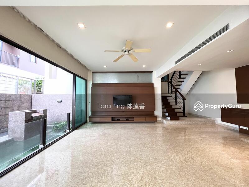 Prop-GPT: Semi-Detached: D16  Prime Sennett Avenue, East Coast Semi-D