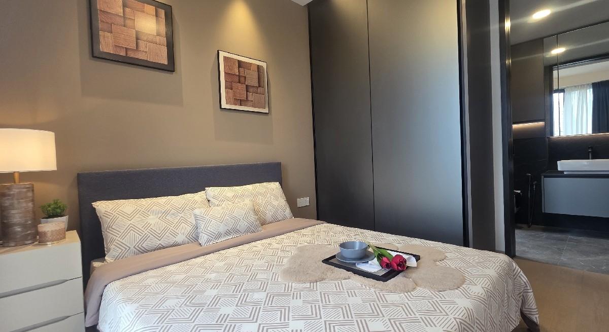 Irwell Hill Residences Condominium For Rent, $5,500, 2 Bed 1 Bath 624 sqft $8.81 psf