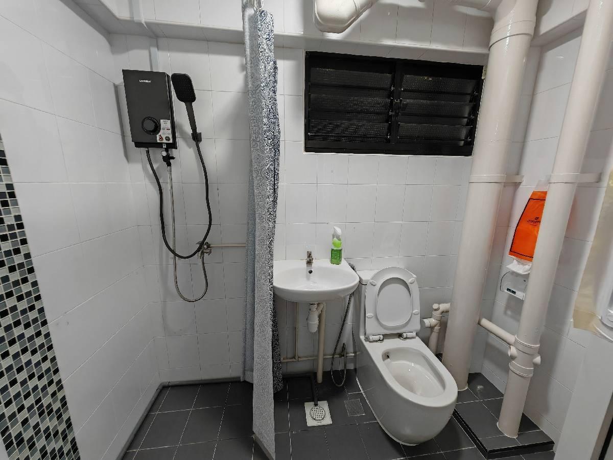 HDB Apartment for Rent, 101 Bukit Batok West Avenue 6 HDB Apartment Room Rental, $1,300, 1 Bed 1 Bath 215 sqft $6.05 psf, SGD 1,300 | 99-year Leasehold