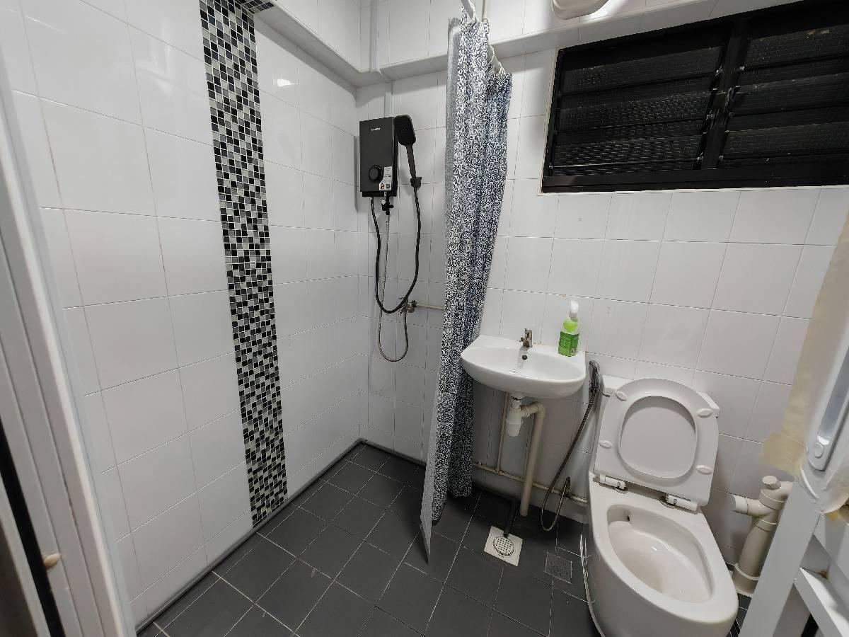 HDB Apartment for Rent, 101 Bukit Batok West Avenue 6 HDB Apartment Room Rental, $1,300, 1 Bed 1 Bath 215 sqft $6.05 psf, SGD 1,300 | 99-year Leasehold