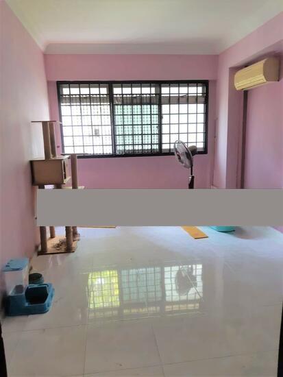 384 Tampines Street 32 HDB Apartment For Rent, $4,000, 3 Bed 2 Bath 1,389 sqft $2.88 psf