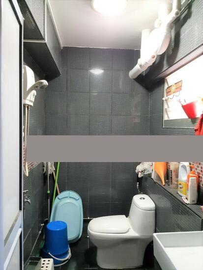 384 Tampines Street 32 HDB Apartment For Rent, $4,000, 3 Bed 2 Bath 1,389 sqft $2.88 psf