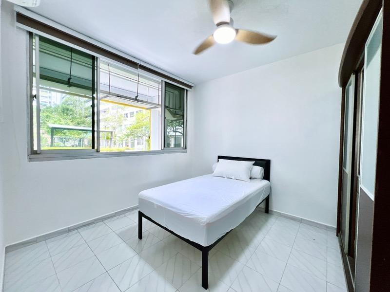 Prop-GPT: HDB Apartment: D18  116 Simei Street 1