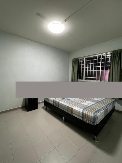 Prop-GPT: HDB Apartment: D27 Yishun 825 Yishun Street 81