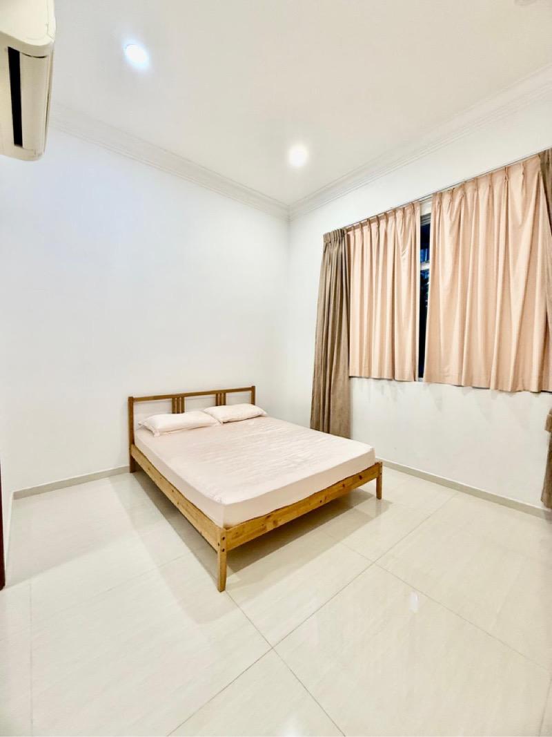 JALAN BATALONG Corner Terrace Room Rental, $1,200, 1 Bed 1 Bath 100 sqft $12.00 psf