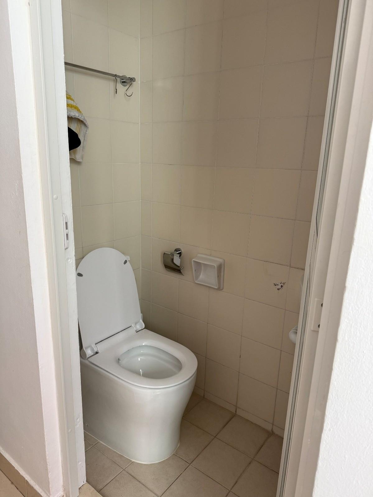 Condominium for Rent, The Madeira Condominium For Rent, $4,900, 3 Bed 3 Bath 1,378 sqft $3.56 psf, SGD 4,900 | 99-year Leasehold