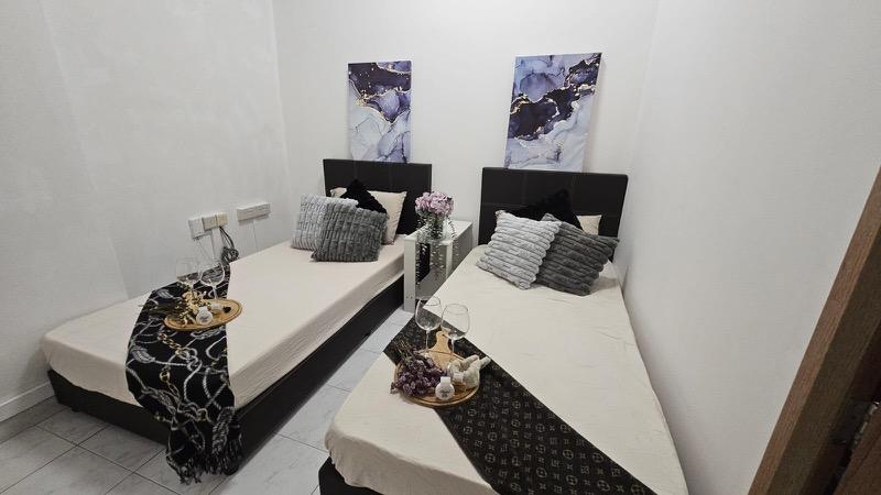 Apartment for Rent, International Plaza Apartment Room Rental, $1,249, 1 Bed 1 Bath 100 sqft $12.49 psf, SGD 1,249