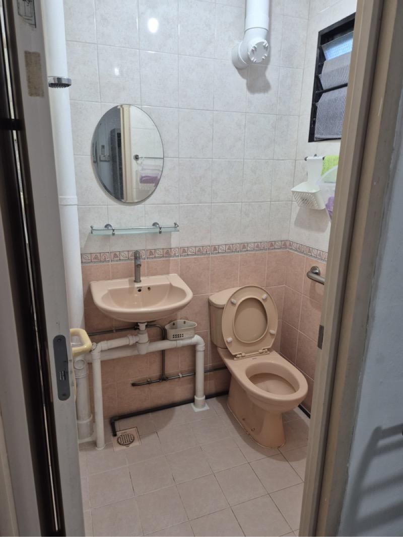 HDB Apartment for Rent, 310 Clementi Avenue 4 HDB Apartment For Rent, $1,250, 1 Bed 1 Bath 129 sqft $9.69 psf, SGD 1,250 | 99-year Leasehold