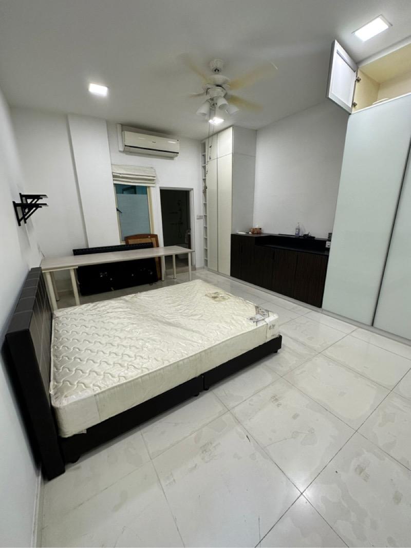Prop-GPT: Corner Terrace: D19  Serangoon Garden Estate