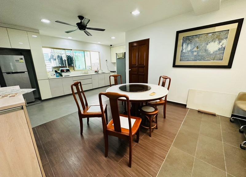 Serangoon Garden Estate Corner Terrace Room Rental, $1,999, 1 Bed 1 Bath 400 sqft $5.00 psf