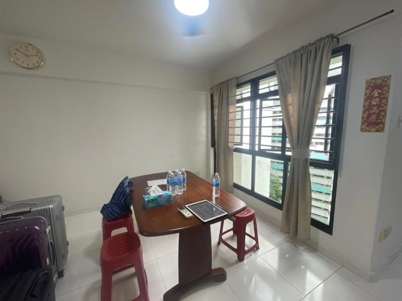 Prop-GPT: HDB Apartment: D22 Boon Lay 660C Jurong West Street 64