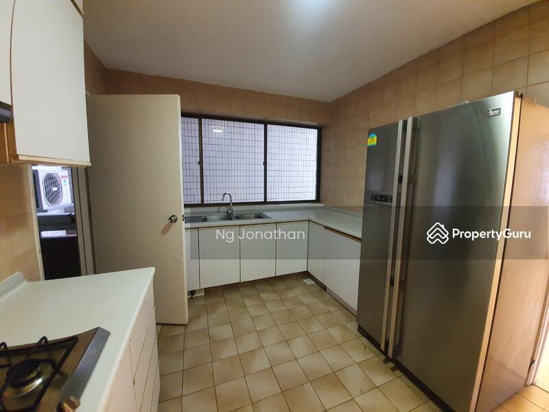 Condominium for Rent: Cairnhill, D09, 229740