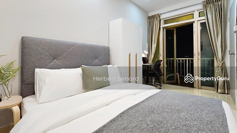 Prop-GPT: Condominium: D14  Astoria Park