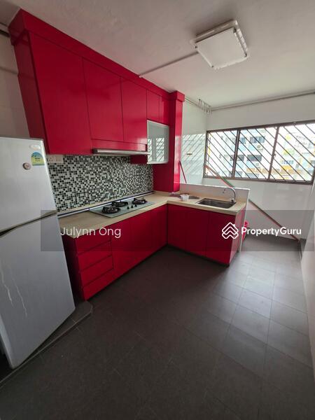 Prop-GPT: HDB Flat: D23 Bukit Batok 215 Bukit Batok Street 21