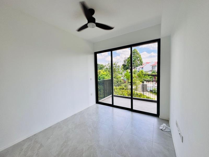 Prop-GPT: Condominium: D27 Yishun The Watergardens at Canberra