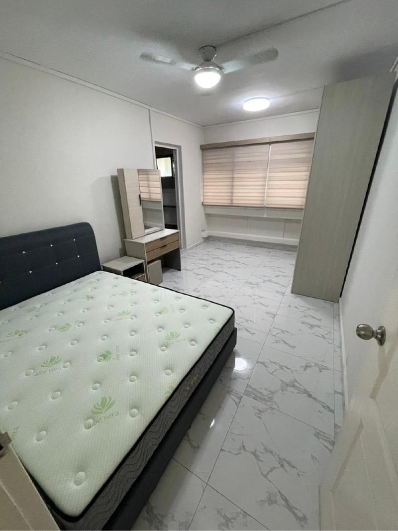 Prop-GPT: HDB Apartment: D18 Pasir Ris 577 Pasir Ris Street 53